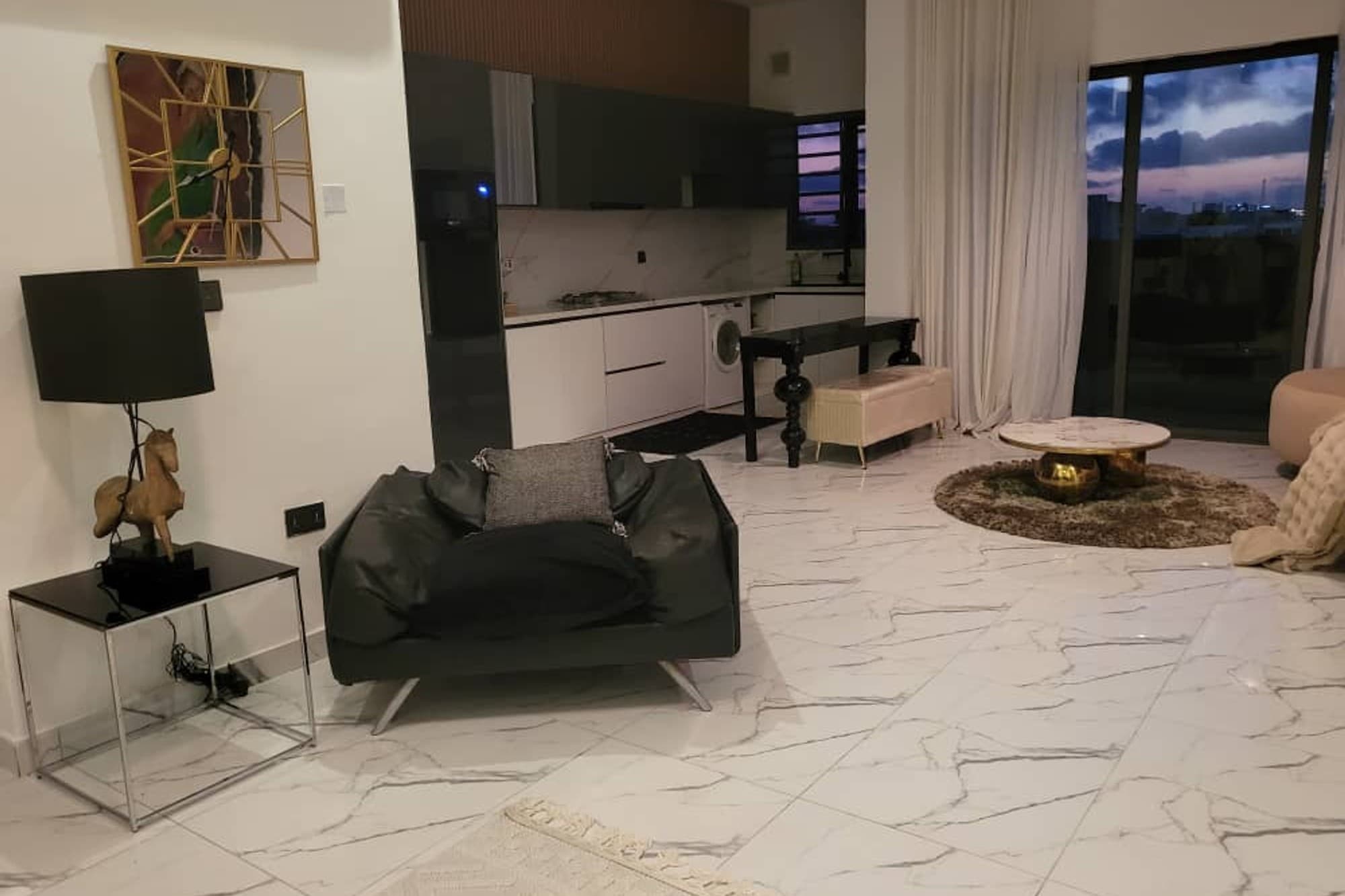 2 Bedroom Apartment (Big 5) in Lekki