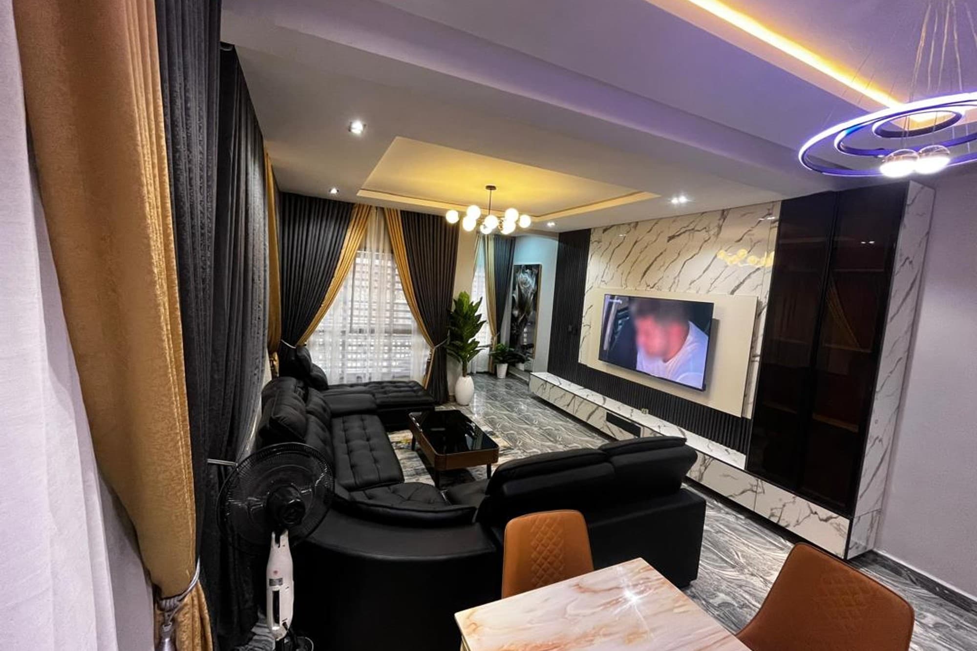Luxurious 3 Bedrooms Apartment in Ankuru