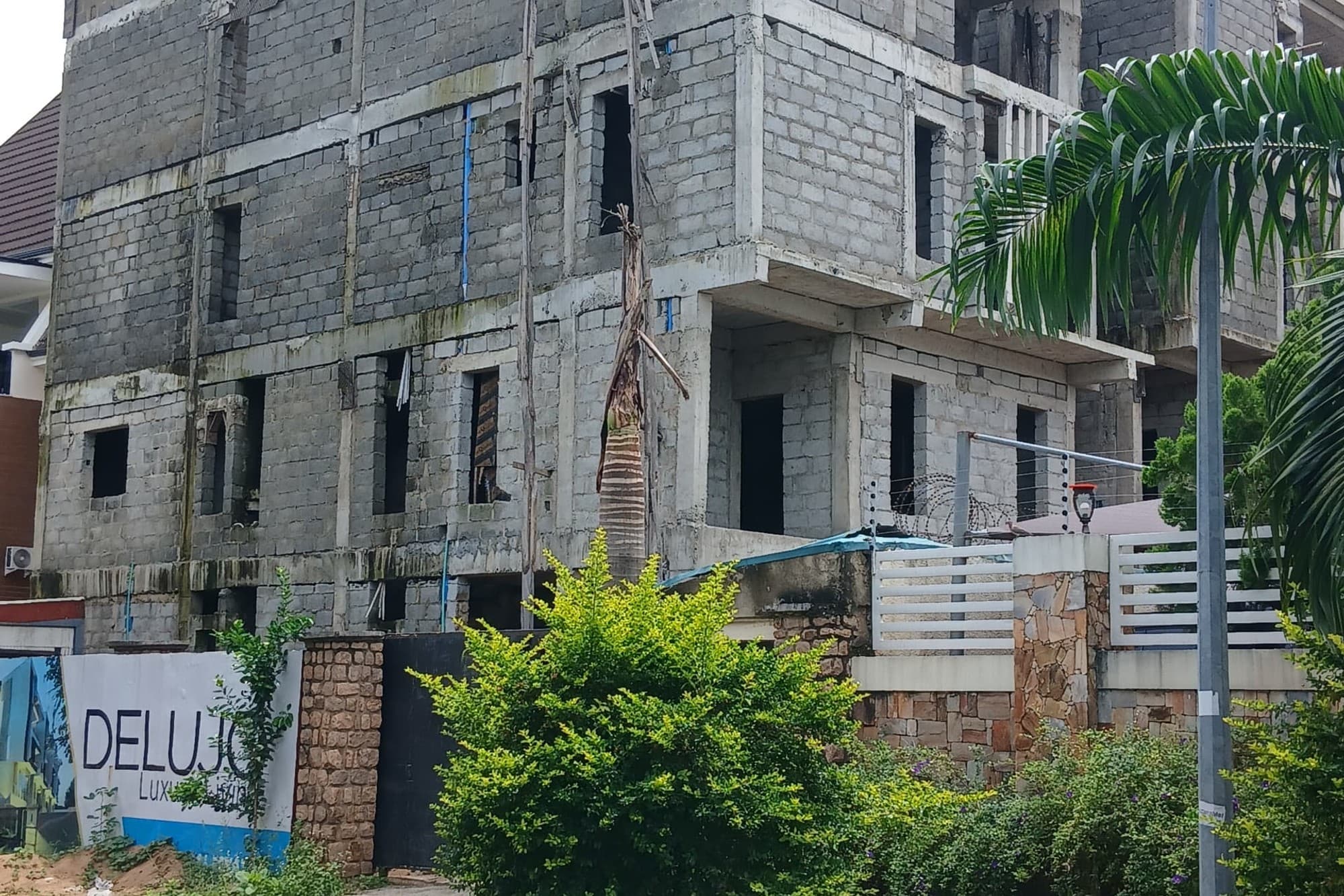 5 Bedroom Fully Detached Triplex With A Bq And Cinema Room image 1