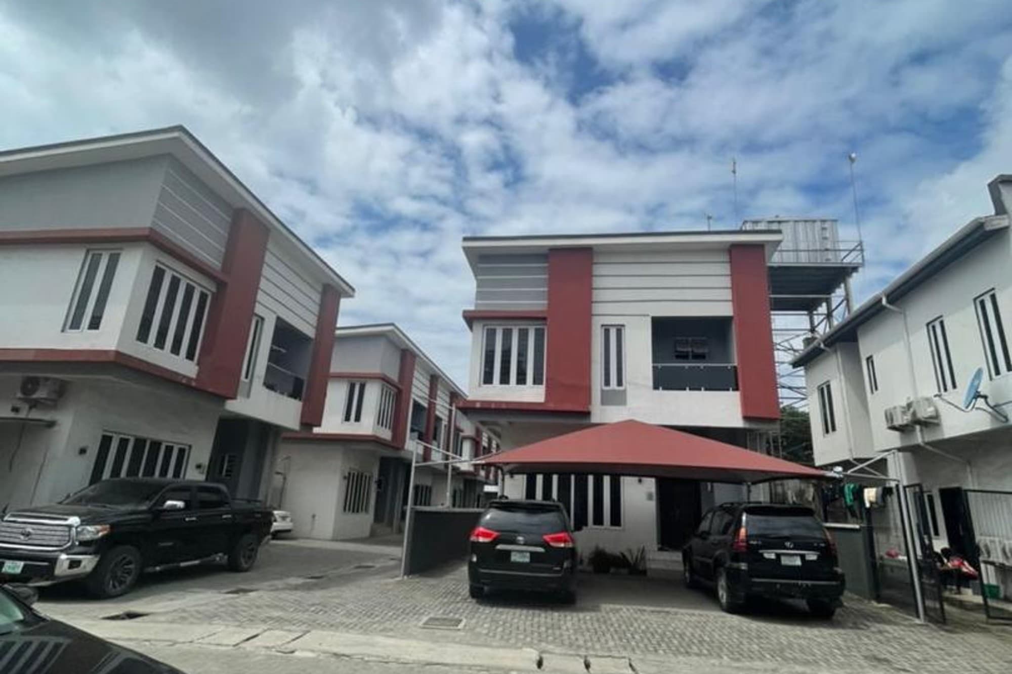 Spacious Mini Flat With Luxury Fitted Kitchen in Lekki