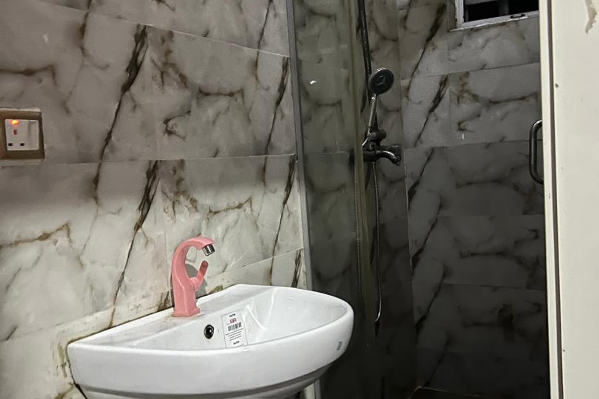 Spacious Mini Flat With Luxury Fitted Kitchen in Lekki