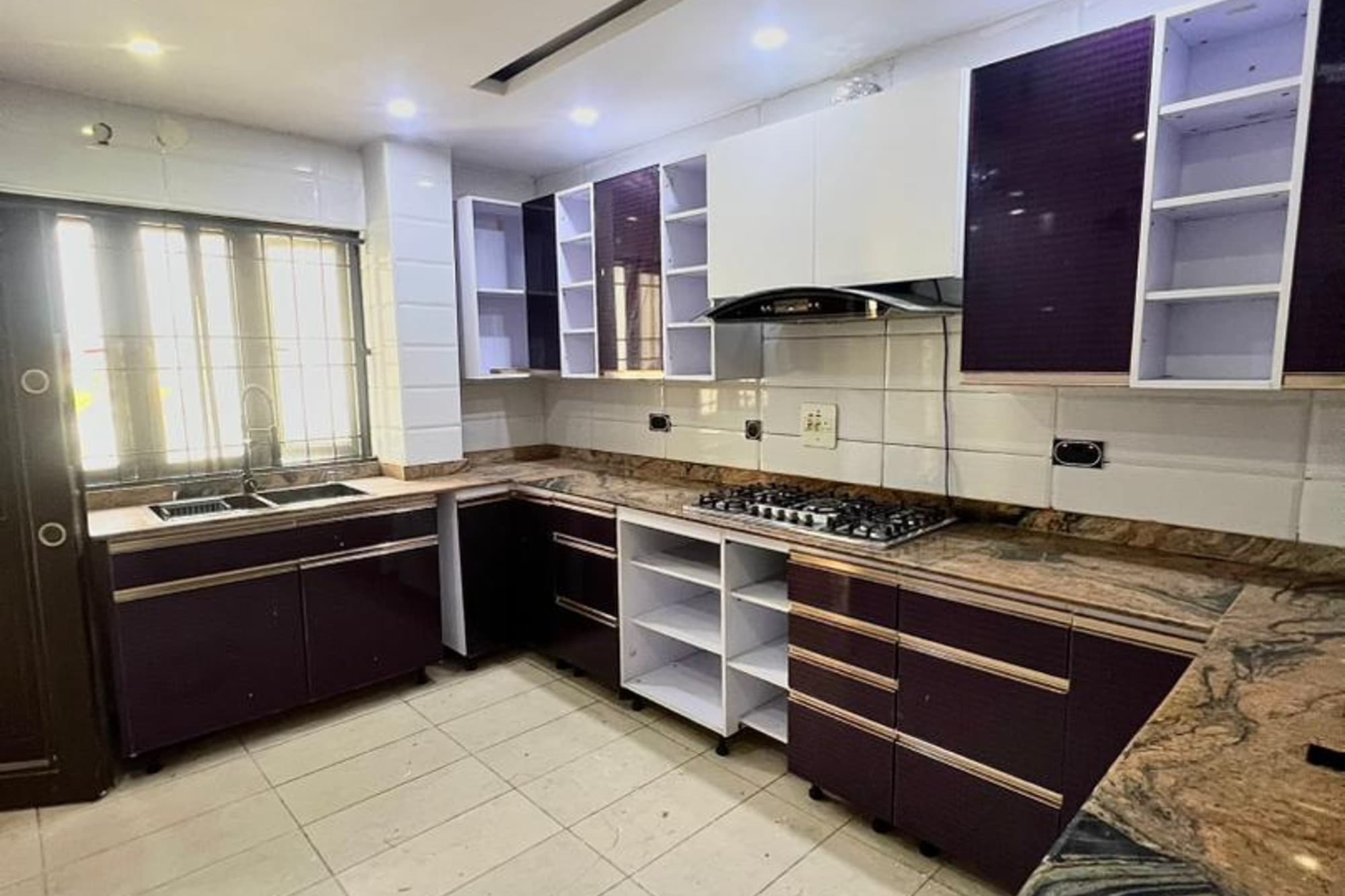 3 Bedroom Apartment With Bq, in Lagos