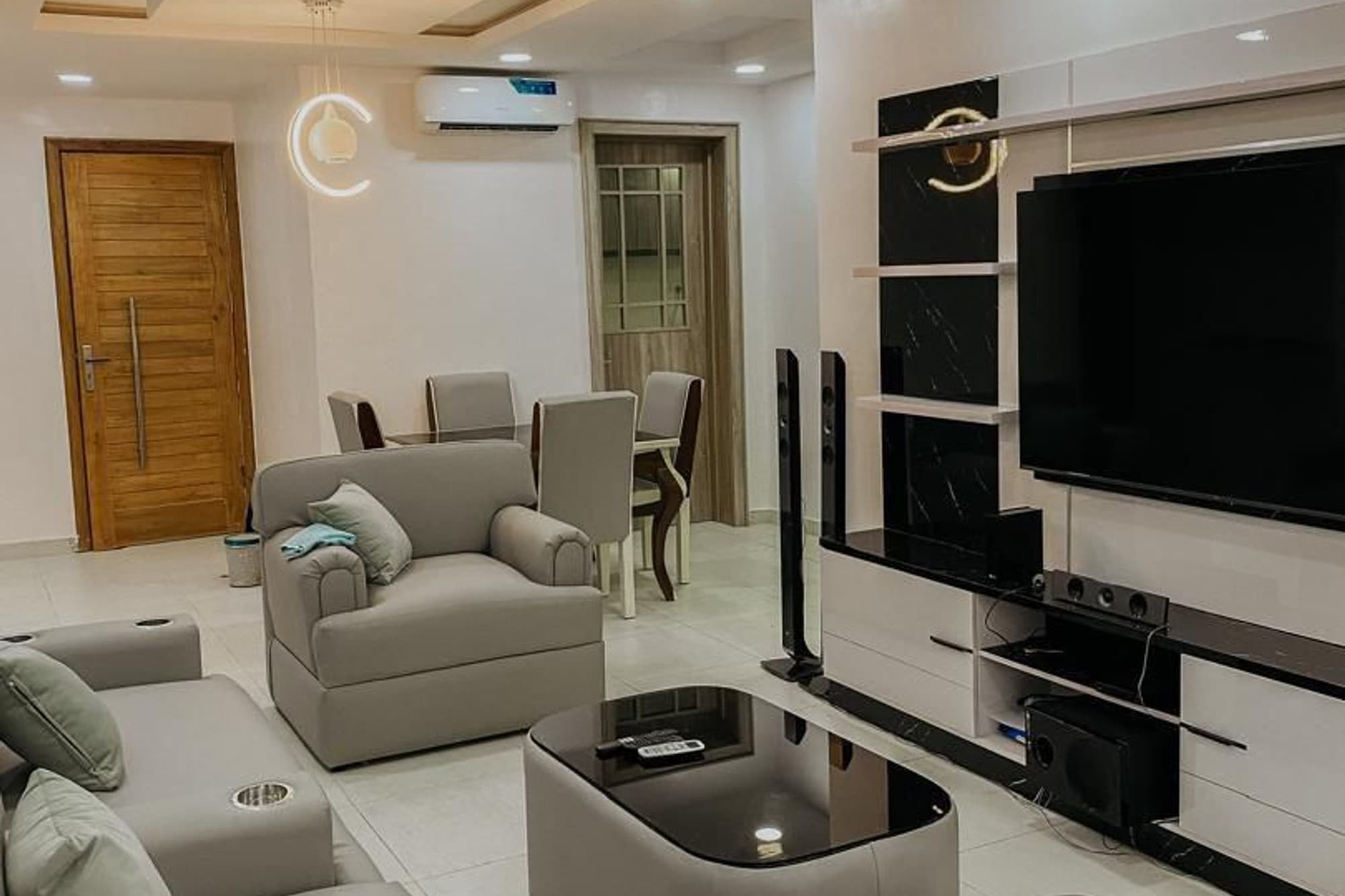 Furnished 3 Bedroom Apartment image 1
