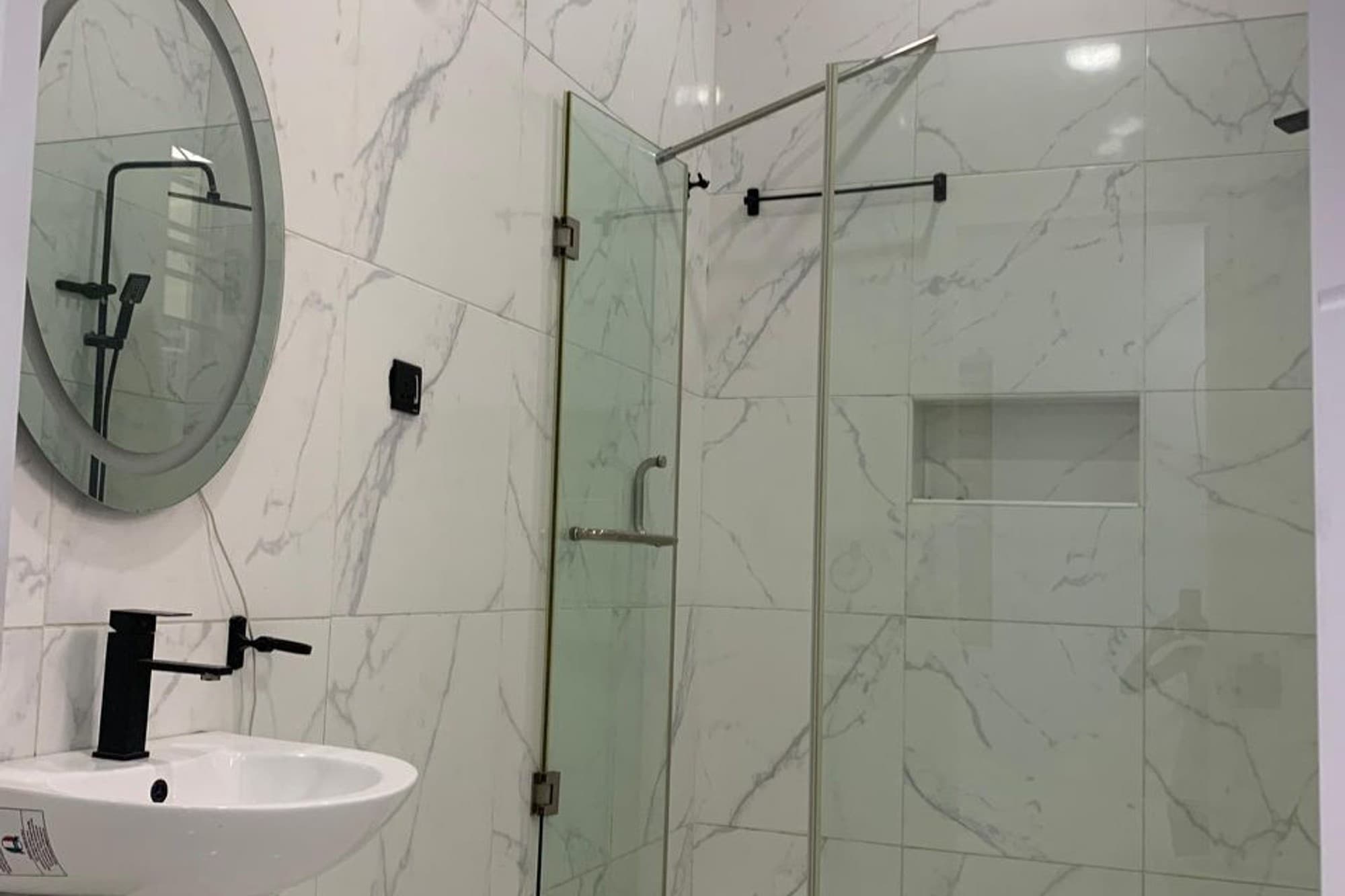 5 Bedroom Detached Furnished Duplex At Osapa London, Lagos For Sale @n500m / Rent @n20m Per Annum in Lagos