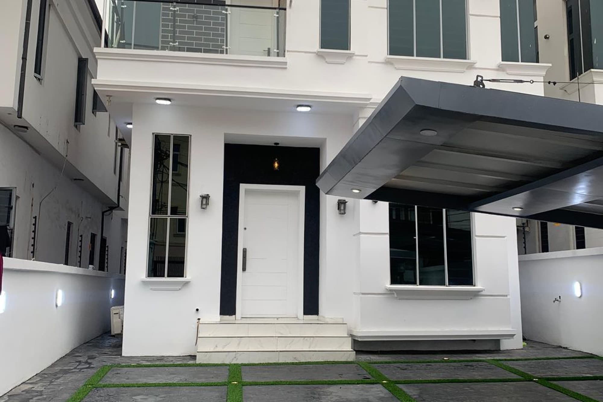 5 Bedroom Detached Furnished Duplex At Osapa London, Lagos For Sale @n500m / Rent @n20m Per Annum in Lagos